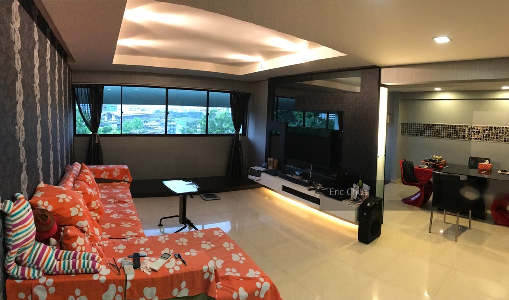 Woodlands Street 81 thumbnail photo